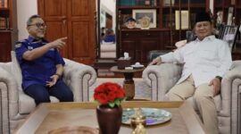 Ketua Umum Partai Gerindra Prabowo Subianto bersama Ketua Umum Partai Amanat Nasional (PAN) Zulkifli Hasan beserta jajaran di kediaman Kertanegara, Sabtu, 8 April 2023. (Dok. Tim Media Prabowo Subianto)