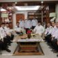Ketua Umum Partai Gerindra Prabowo Subianto menerima silaturahmi politik dari Yusril Ihza Mahendra Ketua Umum Partai Bulan Bintang (PBB). (Dok. Tim Media Prabowo Subianto)