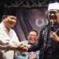 Menteri Pertahanan Prabowo Subianto bersama Budayawan Emha Ainun Nadjib atau yang akrab disapa Cak Nun. (Instagram.com/@caknundotcom)

