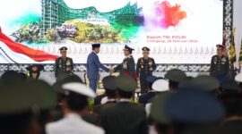 Menteri Pertahanan Prabowo Subianto menerima penganugerahan jenderal bintang 4 dari Presiden Joko Widodo. (Dok. Tim Media Prabowo)

