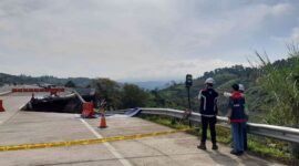 terjadi longsor pada jalan tol Ciawi - Sukabumi (Bocimi) seksi dua pada KM 64+600 A. (Dok,. Bpjt.pu.go.id)

