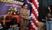 apresiasi tinggi terhadap loyalitas para pecinta streetwear dan surf culture di seluruh Indonesia, Planet Surf Indonesia secara resmi mengumumkan gelaran pengundian Grand Prize dari program mega promosi tahunannya, Planet Surf Fashion Fest Big Sale.