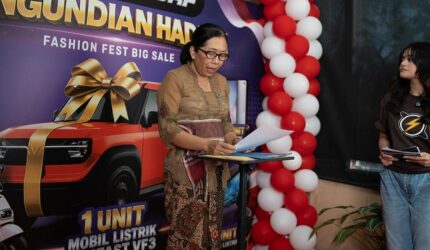 apresiasi tinggi terhadap loyalitas para pecinta streetwear dan surf culture di seluruh Indonesia, Planet Surf Indonesia secara resmi mengumumkan gelaran pengundian Grand Prize dari program mega promosi tahunannya, Planet Surf Fashion Fest Big Sale.